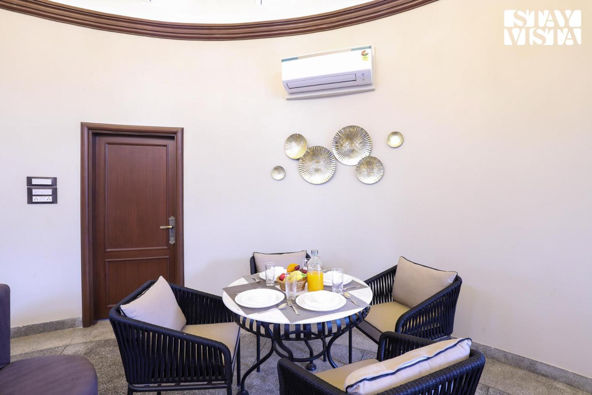 Stayvista'S Mystic Castle With Terrace, Swimming Pool, Lawn With Gazebo Jaipur Buitenkant foto